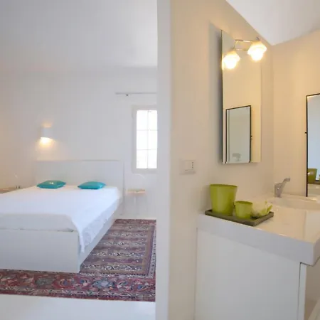 Smeraldo Villa *