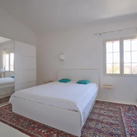 Smeraldo Villa *